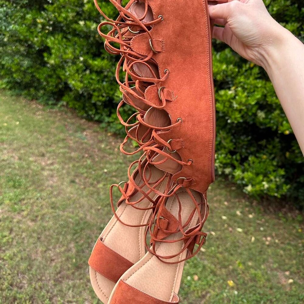 Wild Diva Lounge Gladiator Sandals size 8